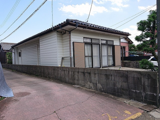 大垣市で漆喰劣化が気になる平屋瓦屋根を現地調査し棟まわりの補修時期を確認